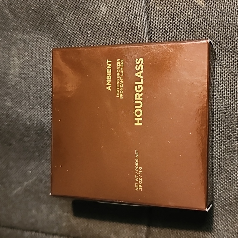 Hourglass bronzer